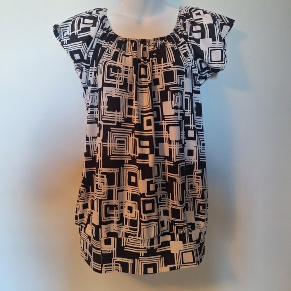Out of‎ Order Black and White Geometric Square Print Top Size XL